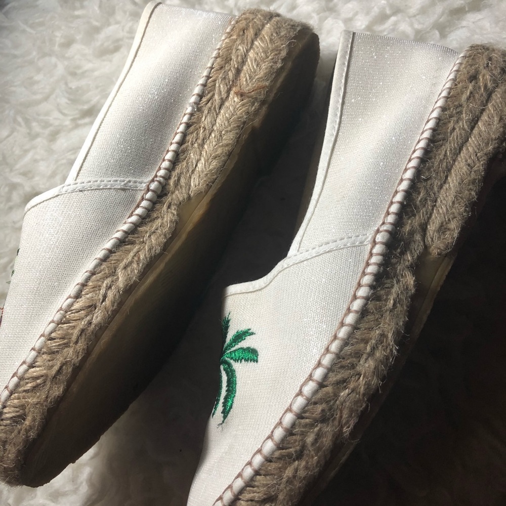 Pineapple and tree designed shoes size 6! :) - Picture 4 of 4